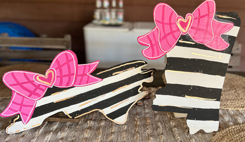 Personalized State Door Hanger – Hand-Painted with Stripes, Bow & Heart