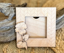Birthday Flower Photo Frame | Custom Birth Month Flower Keepsake