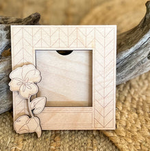 Birthday Flower Photo Frame | Custom Birth Month Flower Keepsake
