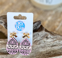 🐣🌸 Hand-Painted Wooden Easter Egg Earrings – Cut-Out Design with Gold Bow Stud Top 🌸🐣