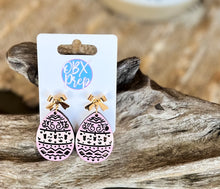 🐣🌸 Hand-Painted Wooden Easter Egg Earrings – Cut-Out Design with Gold Bow Stud Top 🌸🐣