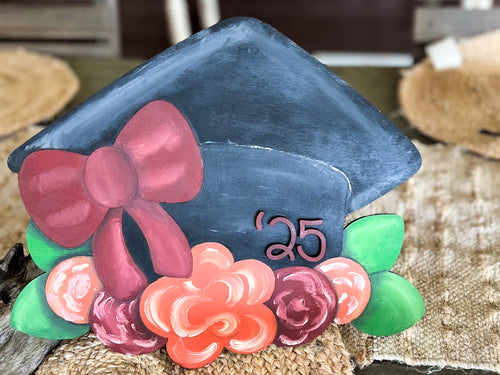 Hand Painted Graduation Cap Door Hanger Sign – Personalized 2025 Grad Gift – School Colors with Coquette Bow – Handmade Celebration Décor